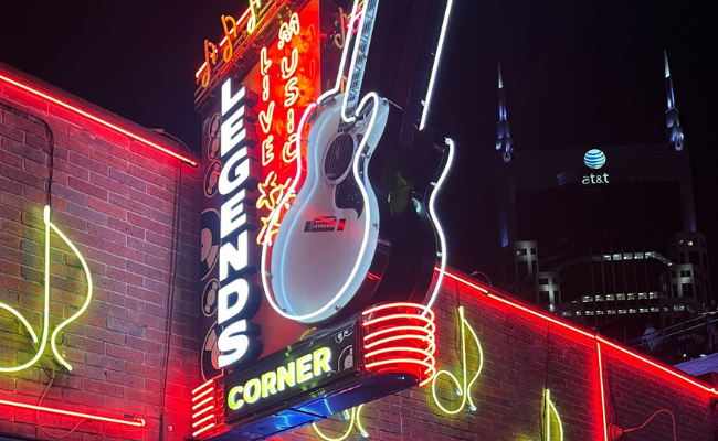 Legends Corner: Where Great Drinks Meet Amazing Live Music