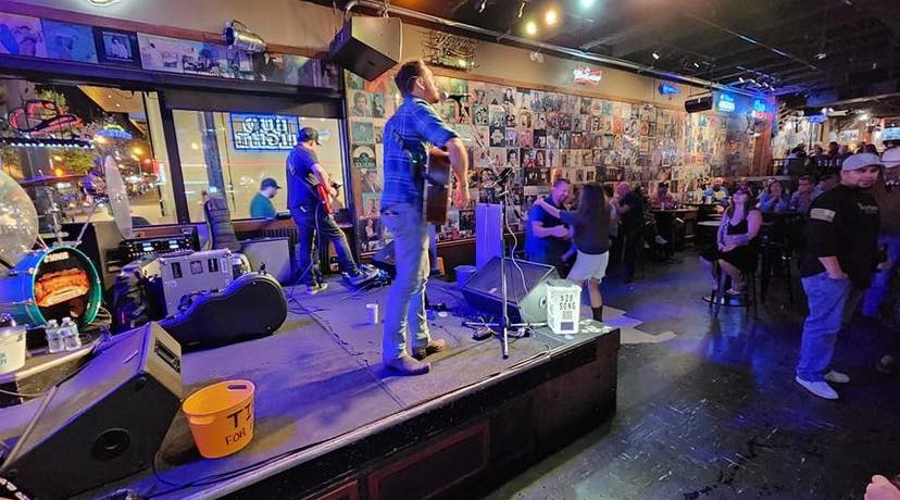 The Best Bars in Nashville for Live Music Lovers