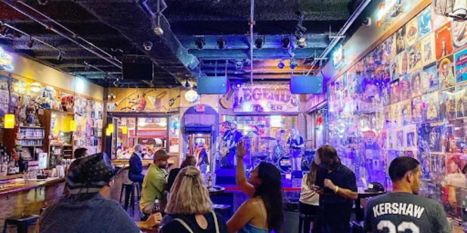 Dancing Under the Stars: The Magic of Springtime Live Music in Nashville's Honkytonks